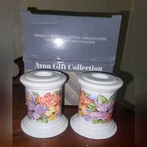 AVON SPRING HOSTESS COLLECTION CANDLEHOLDERS Round w/ Flower Design in Purple &
